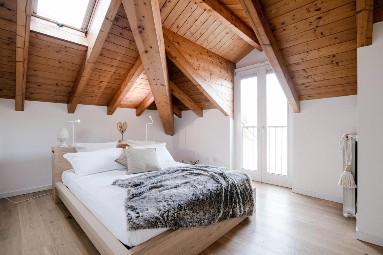 Modern Luxury Attic - BymyhomeinКомо Екстериор снимка