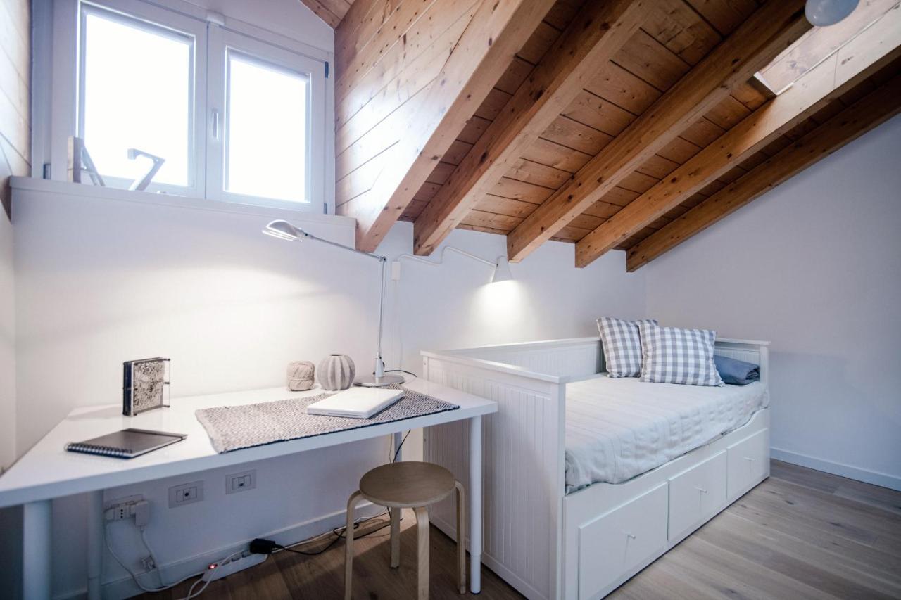 Modern Luxury Attic - BymyhomeinКомо Екстериор снимка