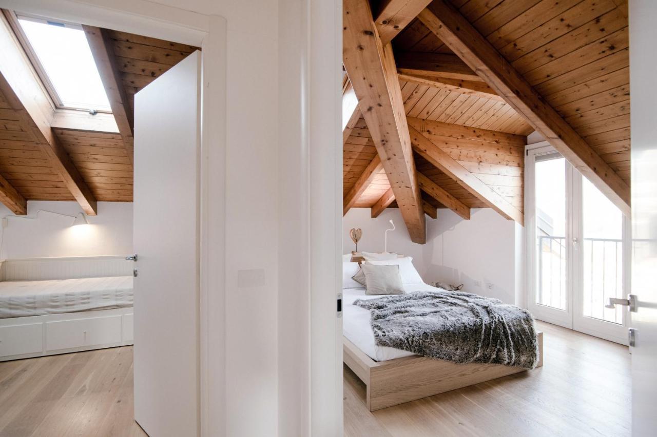 Modern Luxury Attic - BymyhomeinКомо Екстериор снимка