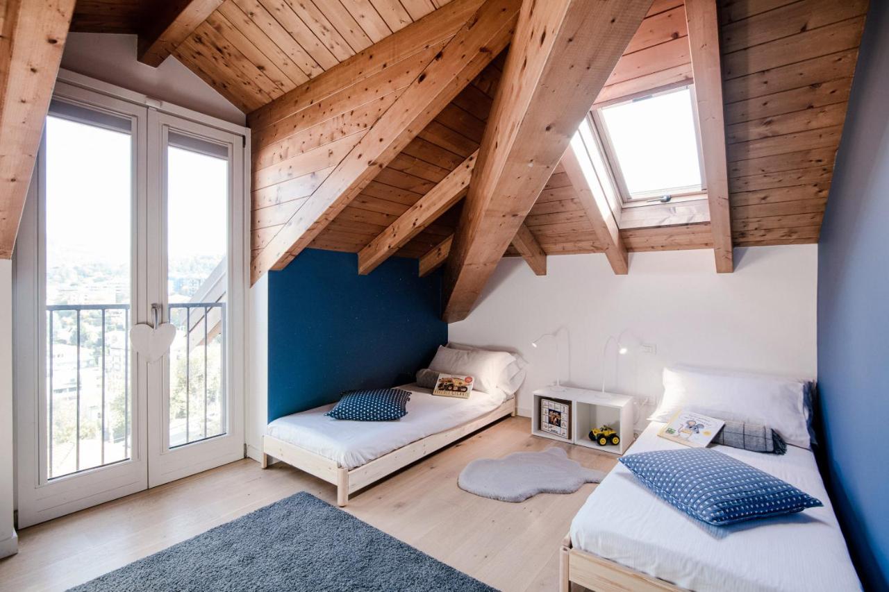 Modern Luxury Attic - BymyhomeinКомо Екстериор снимка